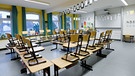 Bayern schliesst Schulen bis zu den Osterferien | Bild: dpa-Bildfunk