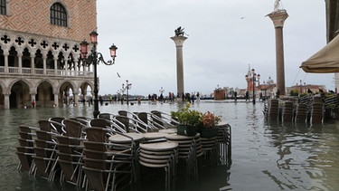 Hochwasser, Straßen um den Markusplatz | Bild: picture alliance/Pierre Teyssot/MAXPPP/dpa