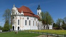 Die Wallfahrtskirche Wieskirche bei Steingaden im bayerischen Pfaffenwinkel im Frühling. | Bild: BR/Herbert Ebner
