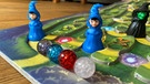 Spielaufbau "Zauberberg" aus dem Amigo-Verlag. Das Spiel ist als "Kinderspiel des Jahres 2022" ausgezeichnet. | Bild: BR | Annabelle Zametzer