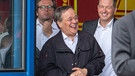 Armin Laschet (CDU) lacht in Erft, auf fb tost die Empörung | Bild: dpa-Bildfunk/Marius Becker