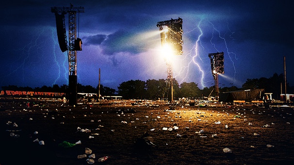 Symbolbild: Leeres Festivalgelände über dem ein Gewitter tobt | Bild: picture-alliance/dpa, colourbox.com; Montage: BR
