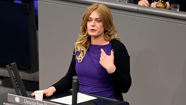 Tessa Ganserer, Transfrau und Grünen-Abgeordnete im Bundestag. | Bild: picture alliance/ Geisler-Fotopress | Frederic Kern/ Geisler-Fotopress