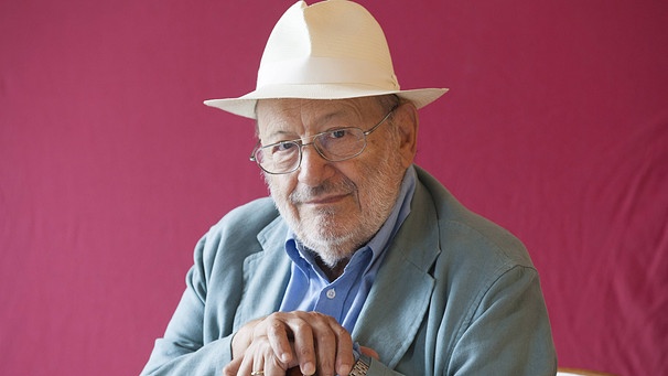 Umberto Eco mit Hut im September 2015  | Bild: imago 
