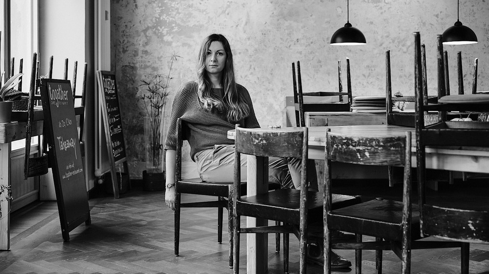 Helena Heilig hat Wirte von Münchner Bars und Restaurants während des Lockdown fotografiert. | Bild: Helena Heilig