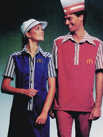 Frühe Uniformen der Mitarbeitenden bei McDonalds | Bild: McDonalds/Weishäupl