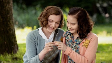 Szene aus dem Film "Meine Bester Freundin Anne Frank" : Die Freundinnen in Amsterdam | Bild: Netflix 