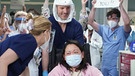 Eine Szene aus der Serie "Greys Anatomy" in der 17. Staffel, während der Corona-Pandemie | Bild: © ABC Network