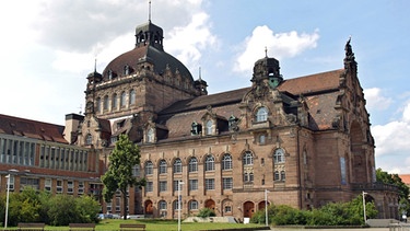 Außenaufnahme des Staatstheaters Nürnberg | Bild: picture-alliance/dpa