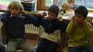 Ohrenmassage: Schüler beim Projekt MünchenHören | Bild: Silke Wolfrum