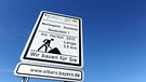 Informationstafel des Bundesverkehrsministeriums über den Baubeginn der Westtangente Rosenheim | Bild: picture-alliance/dpa