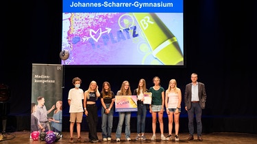 TurnOn - Radio in der Schule: 1. Preisträger 2022: die Radiogruppe des Johannes-Scharrer-Gymnasiums Nürnberg. | Bild: Julian Schulz