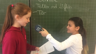 Bilder aus dem Radioprojekt München Hören 2018. Die Schüler befragen sich gegenseitig. | Bild: BR/Dumas