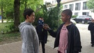 Bilder aus dem Radioprojekt der Klasse 5c der Artur-Kutscher-Realschule: Die Schüler üben Straßenumfragen. | Bild: BR