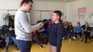 Bilder aus dem Radioprojekt der Klasse 5c der Artur-Kutscher-Realschule: Interviewtraining mit Junior-Coach Enes. | Bild: BR