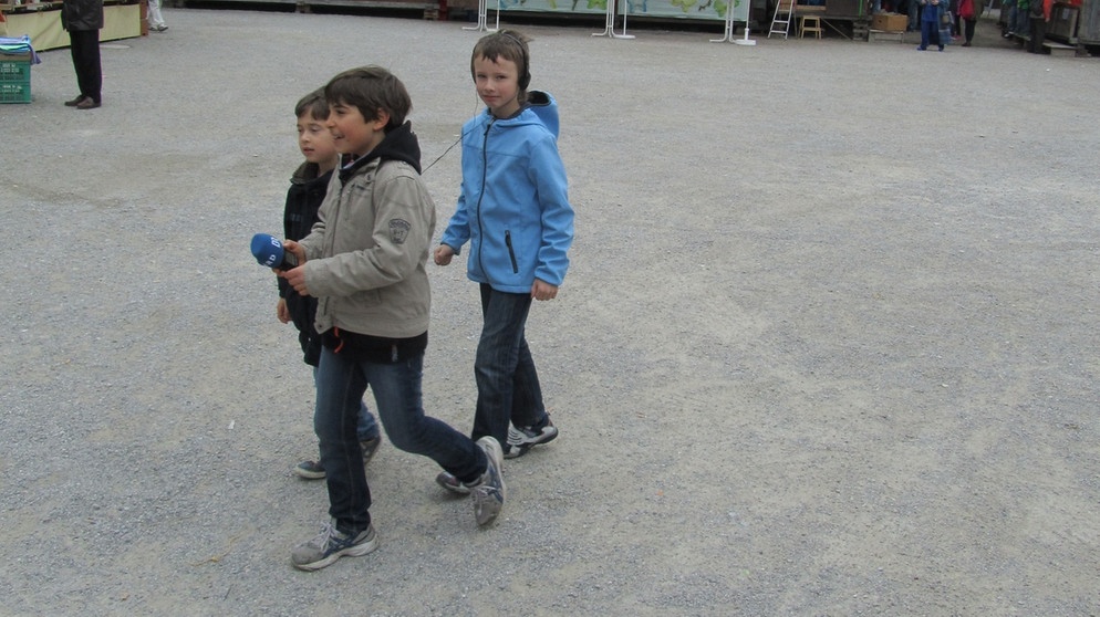 Schüler der Grundschule Mariahilfplatz auf der Auer Dult | Bild: BR