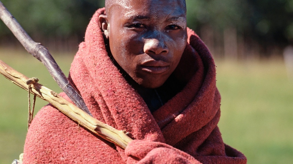Junger, afrikanischer Mann | Bild: picture-alliance/dpa
