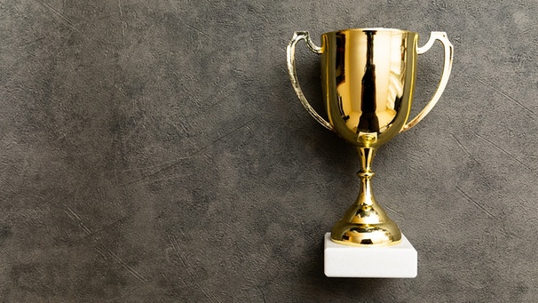 Ausgezeichnete Medienkompetenz: Pokal für die Gewinner! | Bild: colourbox.com