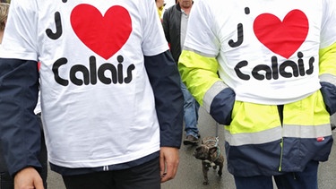 Proteste gegen das Flüchtlingscamp in Calais | Bild: picture-alliance/dpa