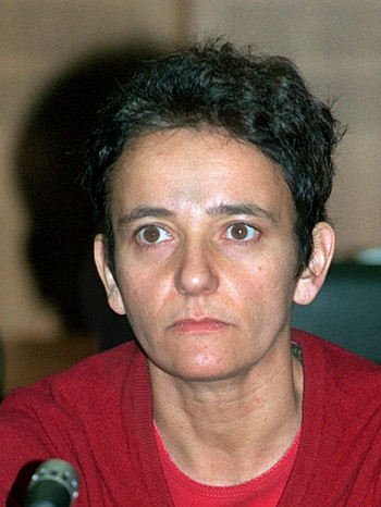 Das RAF-Mitglied Birgit Hogefeld im Gerichtssaal in Frankfurt (Archivfoto vom 05.11.1996) | Bild: picture-alliance/dpa