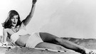 Die deutsche Schauspielerin Hildegard Knef posiert im Juli 1951 in New York in einem Bikini. | Bild: picture-alliance/dpa