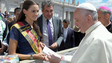 Miss Germany Lena Bröder bei der Generalaudienz von Papst Franziskus | Bild: picture-alliance/dpa