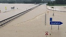 Die überflutete A8 bei Grabenstätt | Bild: BR/Pilgram