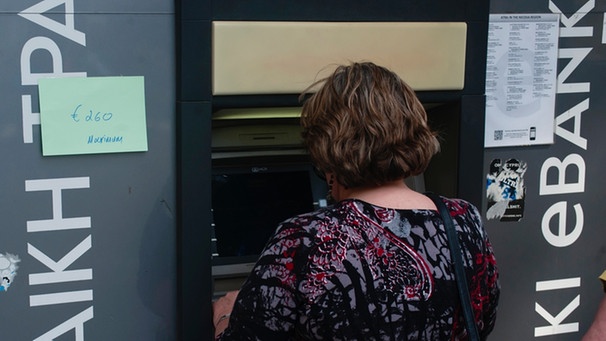 Bankautomat auf Zypern | Bild: picture-alliance/dpa
