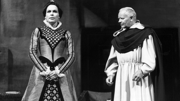 Barbara Rütting als Prinzessin von Eboli und Hans Quest in Schillers "Don Carlos" 1969 im Deutschen Theater in München | Bild: picture-alliance/dpa