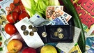 Gemüse und Geldscheine | Bild: picture-alliance/dpa
