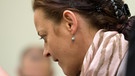 Die Angeklagte Beate Zschäpe im Gerichtssaal im Oberlandesgericht in München | Bild: picture-alliance/dpa
