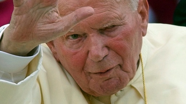 Johannes Paul II. - bereits schwer gezeichnet von der Krankheit | Bild: picture-alliance/dpa
