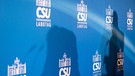 Symbolbild: Schatten auf einer CSU-Wand | Bild: pa/Dpa