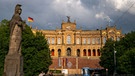 Der bayerische Landtag im Abendlicht | Bild: picture-alliance/dpa | Peter Kneffel