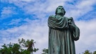Statue von Reformator Martin Luther.  | Bild: picture alliance / Zoonar | HGVorndran