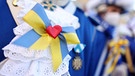 Nach Kriegsbeginn in der Ukraine wurde das Rosenmontagsfest in Köln vergangenes Jahr abgesagt, stattdessen zog ein Protestmarsch durch die Stadt. | Bild: Picture Alliance/dpa/Rolf Vennenbernd
