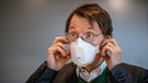 Karl Lauterbach, SPD-Gesundheitsexperte, mit Maske. | Bild: dpa-Bildfunk/Michael Kappeler