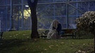 Obdachloser sitzt auf einer Bank in einem Istanbuler Park | Bild: BR / DokThema 2022