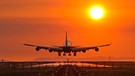 747 bei der Landung | Bild: picture alliance / All Canada Photos | David Nunuk