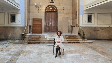 Rachel Salamander in der Synagoge in der Münchner Reichenbachstraße.  | Bild: BR