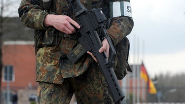 Symbolbild: Herrmann will Bundeswehr im Inneren einsetzen | Bild: picture-alliance/dpa