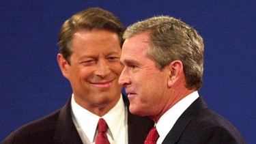TV-Debatte zwischen George W. Bush und Al Gore im Oktober 2000 | Bild: picture-alliance/dpa