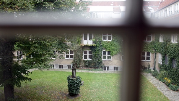 Innenhof des Canisius-Kollegs in Berlin | Bild: picture-alliance/dpa