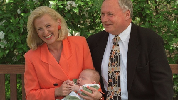 Christa Müller und Oskar Lafontaine mit Sohn Carl Maurice - Aufnahme vom 18.4.1997  | Bild: picture-alliance/dpa