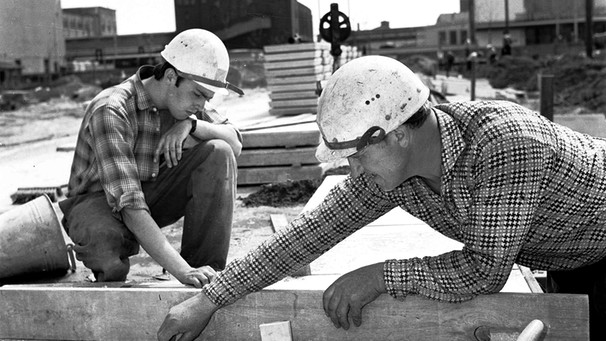 Bauarbeiter in Ost-Berlin | Bild: picture-alliance/dpa