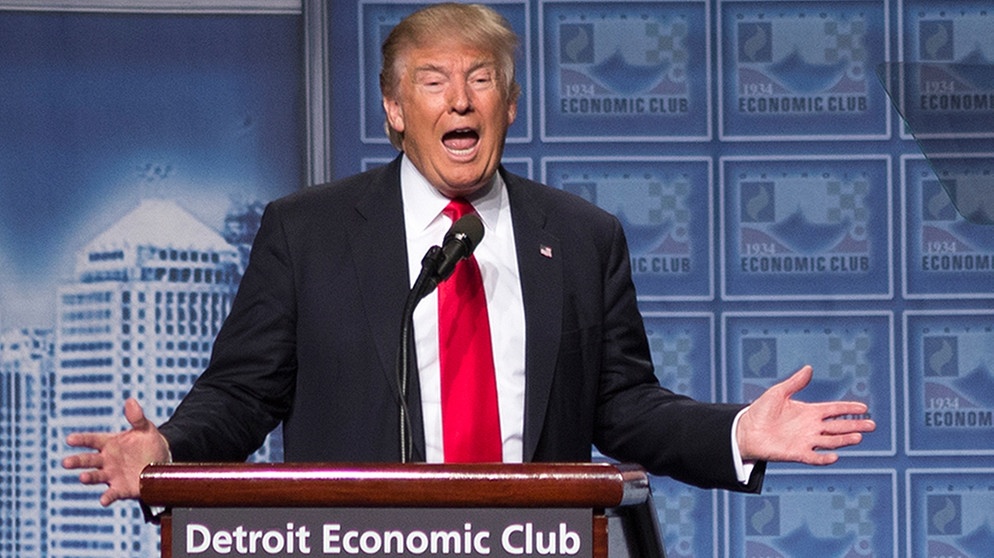 Republican presidential candidate Donald Trump speaks at the Economic Club  | Bild: picture-alliance/dpa