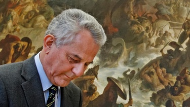 Ex-Finanzminister Kurt Faltlhauser am 27.1.2011 vor seinem Auftritt beim BayernLB-Untersuchungsausschuss, im Hintergrund das Bild "Seeschlacht bei Salamis" | Bild: picture-alliance/dpa