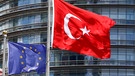 Flagge der Türkei und der EU | Bild: Reuters (RNSP)/Murad Sezer