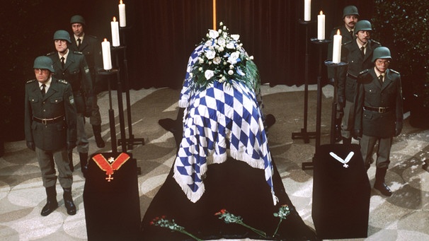 Trauerfeier für Franz Josef Strauß am 5.10.1988 im Prinz-Carl-Palais in München  | Bild: picture-alliance/dpa