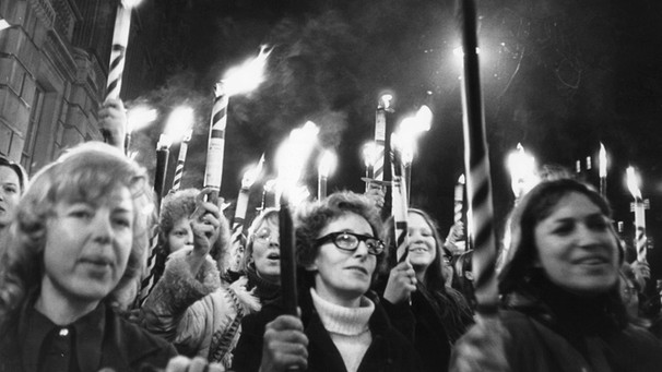Fackelmarsch für Gleichberechtigung in London am 5.2.1973 | Bild: picture-alliance/dpa